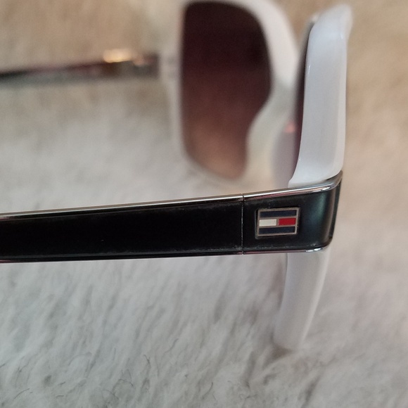 Tommy Hilfiger sunglasses main image 6